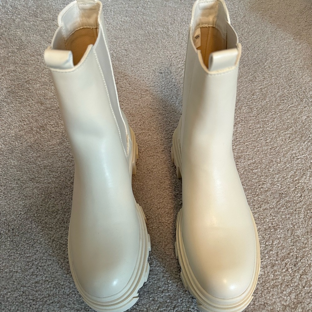 DREAM PAIRS Women's Platform Chelsea Boots - Chunky Ankle Booties - Picture 3 of 3